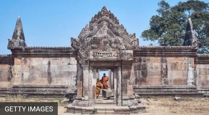 थाई-क्याम्बोडिया सीमा विवाद, प्रेह विहेयर शिव मन्दिर, थाईल्यान्ड क्याम्बोडिया द्वन्द्व, क्याम्बोडिया थाई झडप, थाई एफ-१६ आक्रमण, शिव मन्दिरमा क्षति, थाई-क्याम्बोडिया सैन्य तनाव, यूनेस्को विश्व सम्पदा स्थल, क्याम्बोडिया थाई सीमा संघर्ष, प्राचीन हिन्दू मन्दिर विवाद, अन्तर्राष्ट्रिय अदालत मन्दिर विवाद, थाई सेनाको आक्रमण, क्याम्बोडिया युद्धविराम प्रस्ताव, सीमा विवाद २०२५, शिव मन्दिरको इतिहास, क्याम्बोडिया थाई सम्बन्ध, दक्षिण एसियाली सीमा विवाद, एफ-१६ बम आक्रमण, ऐतिहासिक सम्पदा द्वन्द्व, शिव मन्दिर रक्षा, कूटनीतिक तनाव, ASEAN संकट