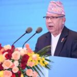 सर्लाहीको लालबन्दीमा पुष्पलाल स्मृति भवनको उद्घाटन पूर्व प्रधानमन्त्रीले माधवकुमार नेपालको प्रमुख आतिथ्यमा