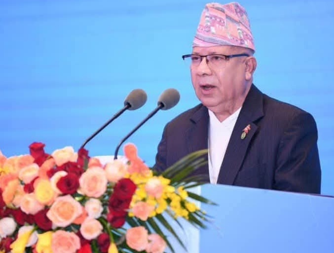 सर्लाहीको लालबन्दीमा पुष्पलाल स्मृति भवनको उद्घाटन पूर्व प्रधानमन्त्रीले माधवकुमार नेपालको प्रमुख आतिथ्यमा