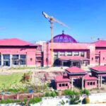 संसद् भवन, सिंहदरबार, नयाँ भवन अपूरो, संसद् बैठक समस्या, भवन निर्माण ढिलाइ, प्रतिनिधिसभा निर्वाचन, निर्माण कम्पनी, इन्टेरियर काम ढिलाइ, सरकारी निर्णय ढिलाइ, संसद् वैकल्पिक हल, निर्माण म्याद, भवन जलेको,