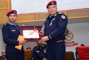 रौतहटकी असई रागनीकुमारी यादव लैङ्गिक हिंसाविरुद्धको १६ दिने अभियानअन्तर्गत देशभरकै सर्वोत्कृष्ट प्रहरी घोषित। घरेलु हिंसा र पीडित संरक्षणमा उत्कृष्ट योगदान भन्दै ४० हजार नगदसहित सम्मान।